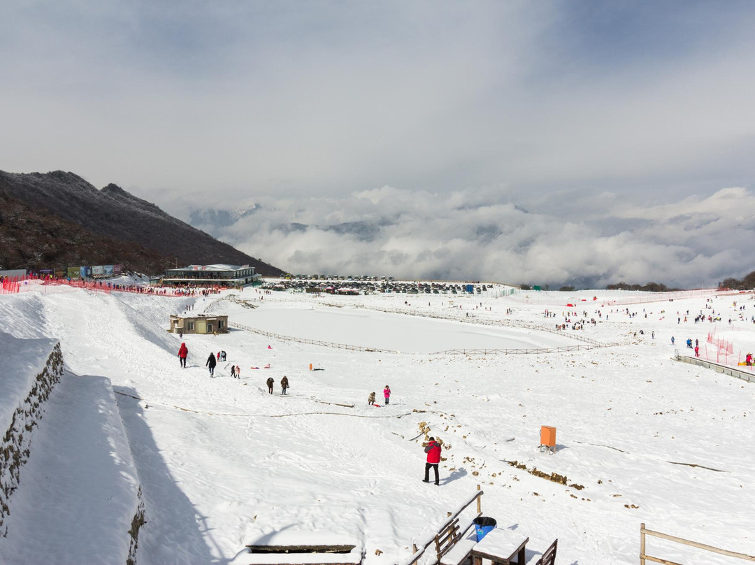 太子岭滑雪场景点图片