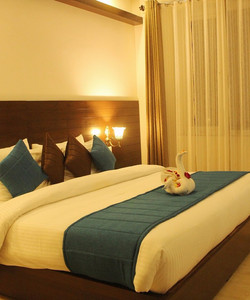 Hotel Holiday Hill酒店图片