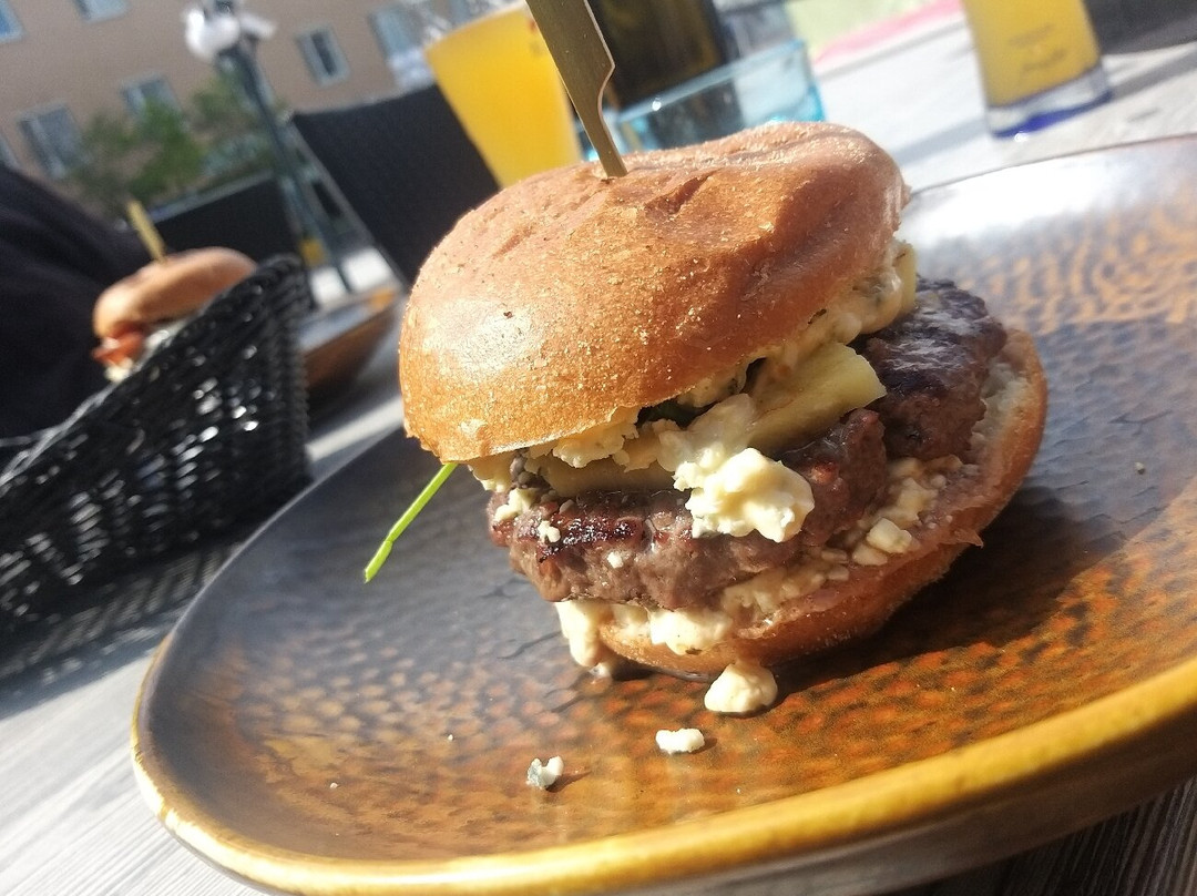 Sauhu Bistro & Bar