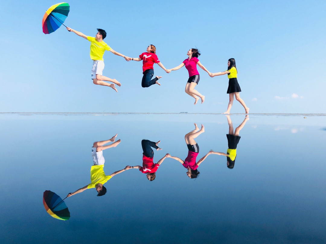 Sky Mirror景点图片