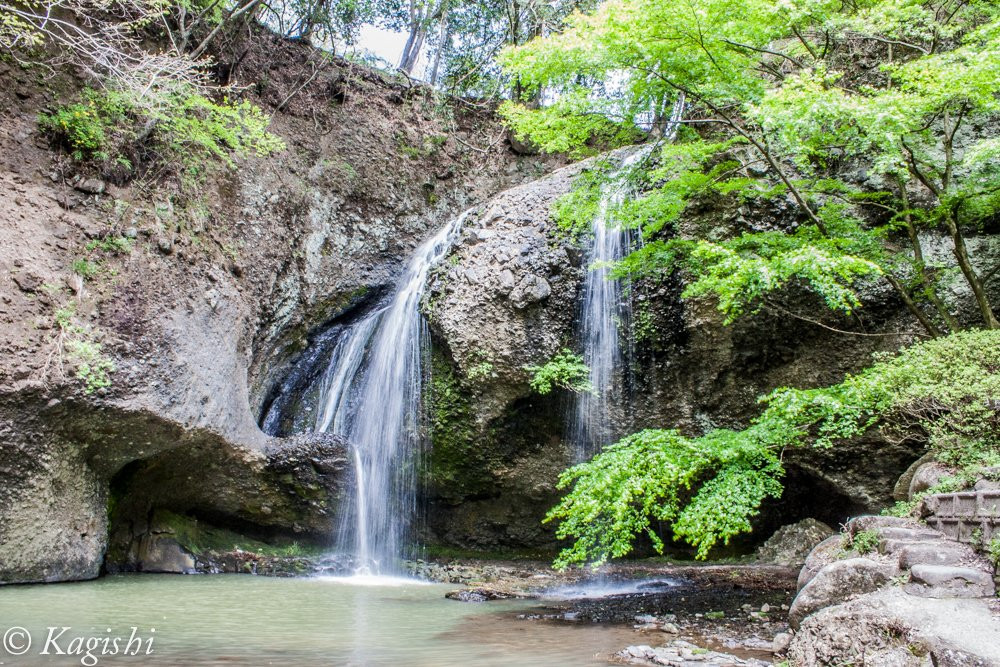 Tsukimachi Waterfall景点图片
