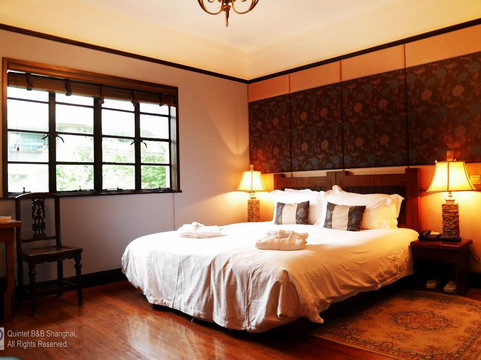 五重奏旅店主图