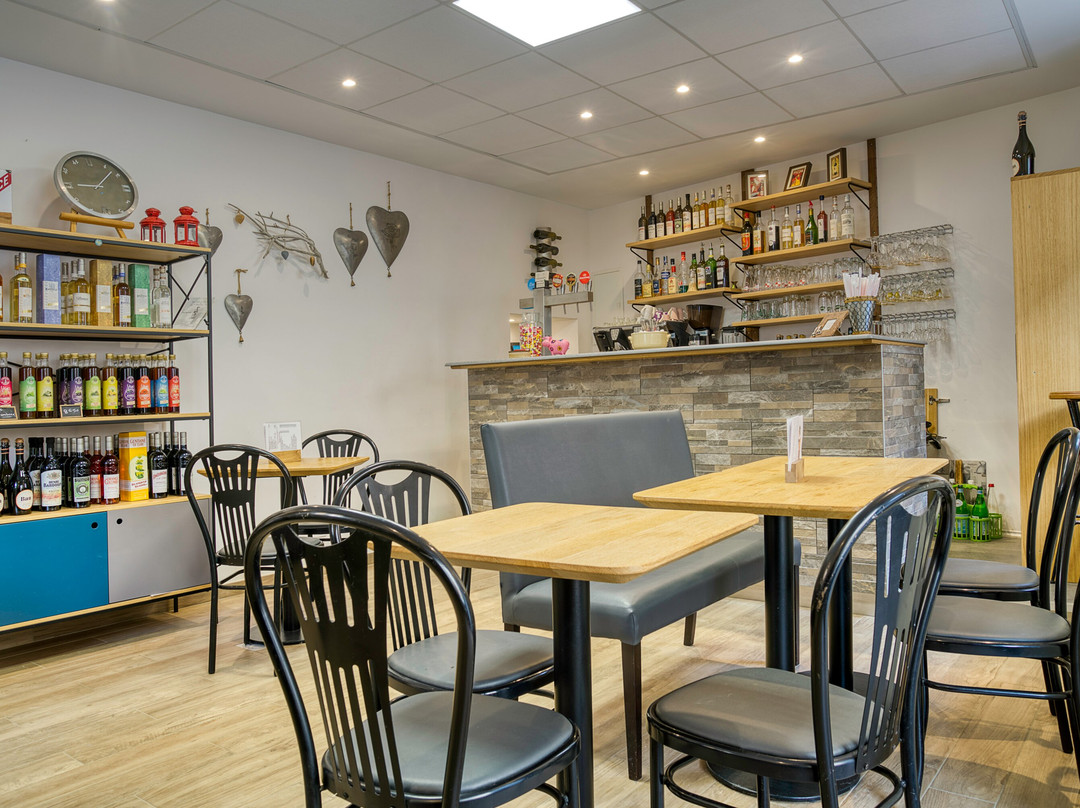 Entraunes餐馆和美食-Le Goût Des Mets Ferme Momentanement