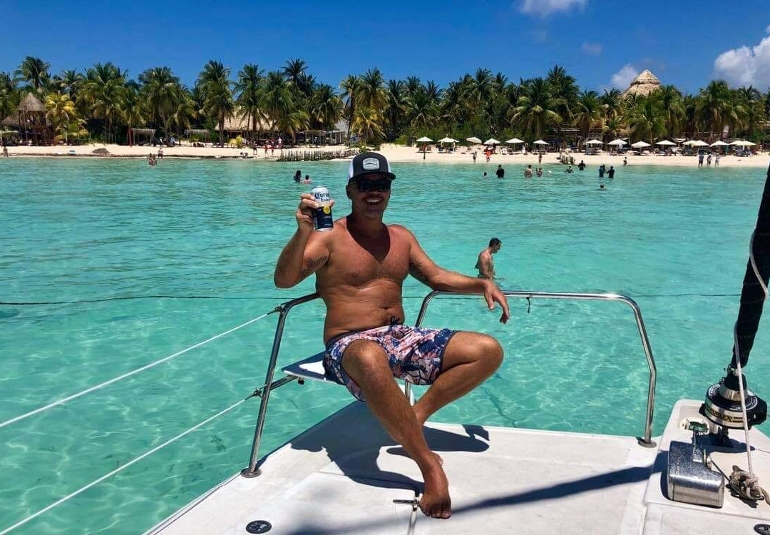 Catamaran Sailing Isla Mujeres景点图片