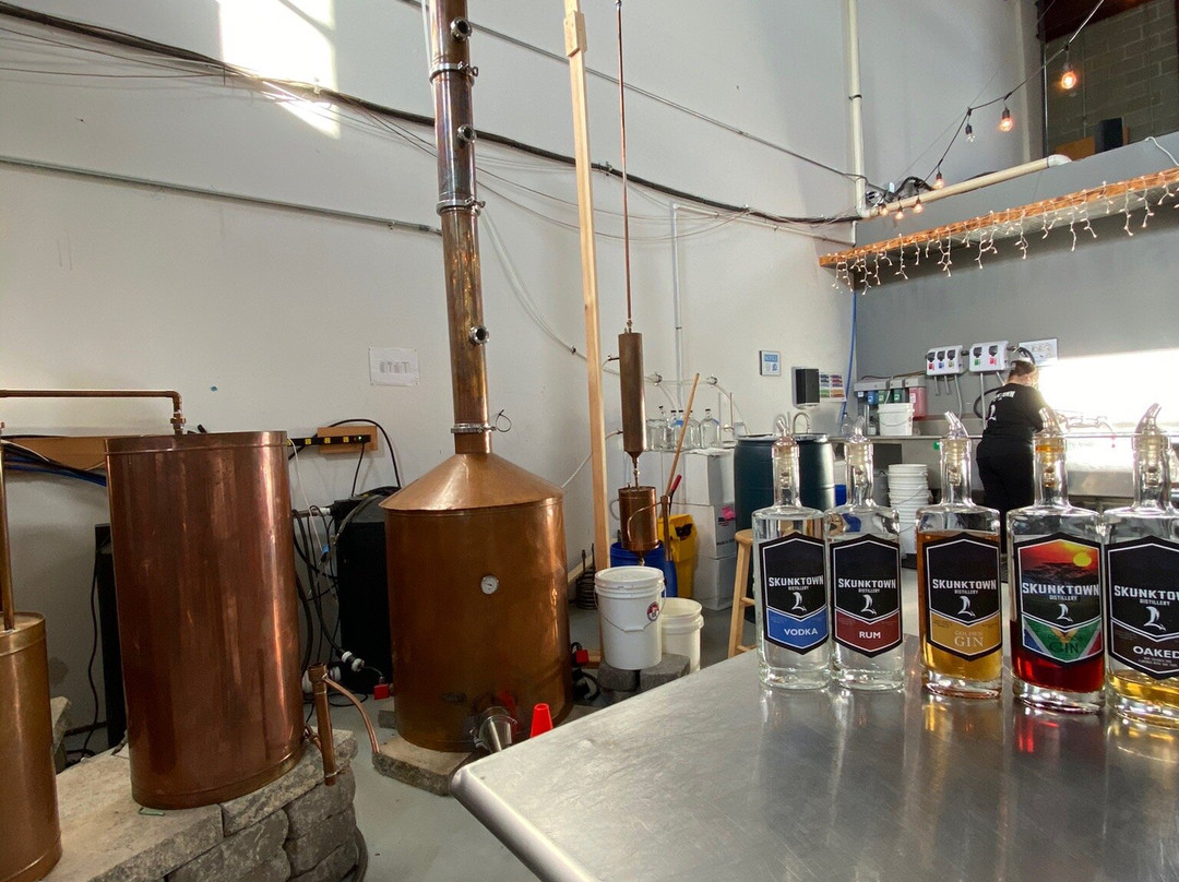 Skunktown Distillery景点图片
