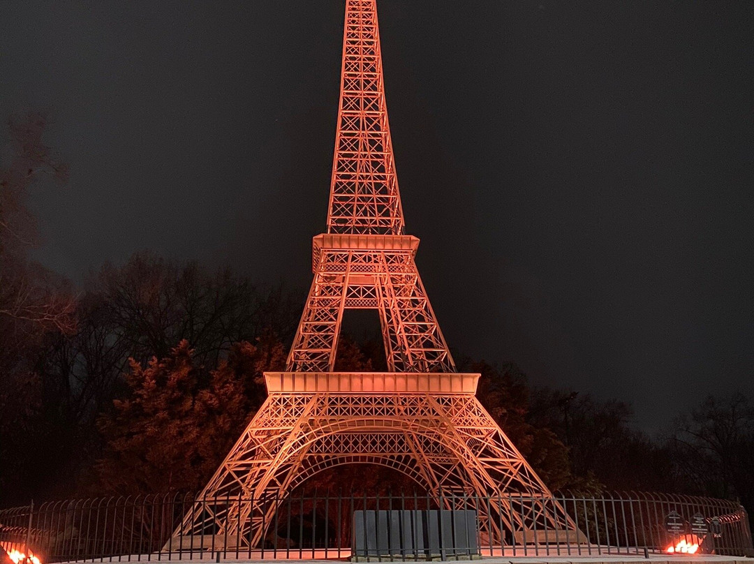 Eiffel Tower Park-Paris必去景点