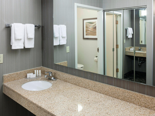 东威奇托万豪万怡酒店主图