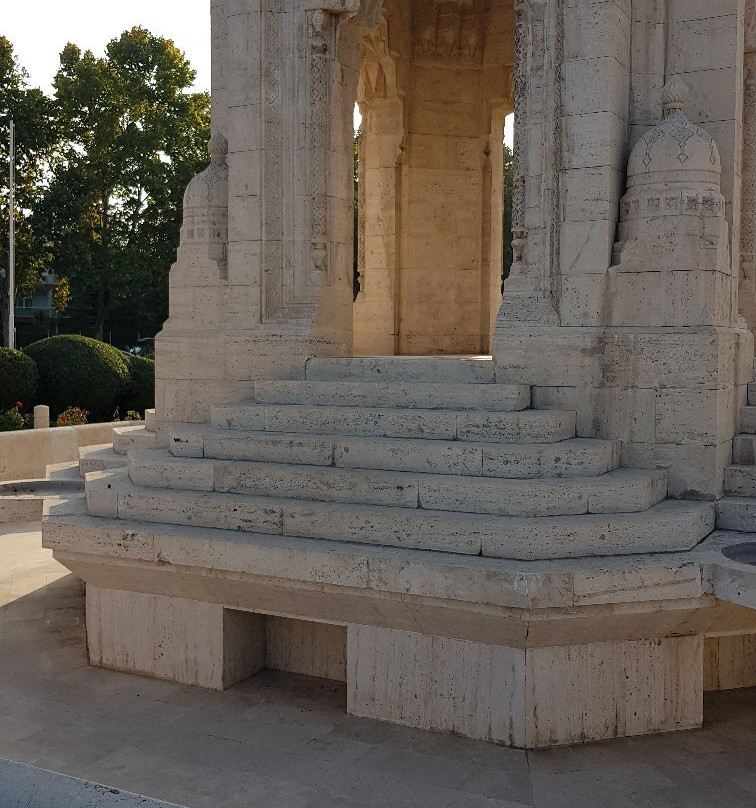 Atatürk Monument-科尼亚必去景点