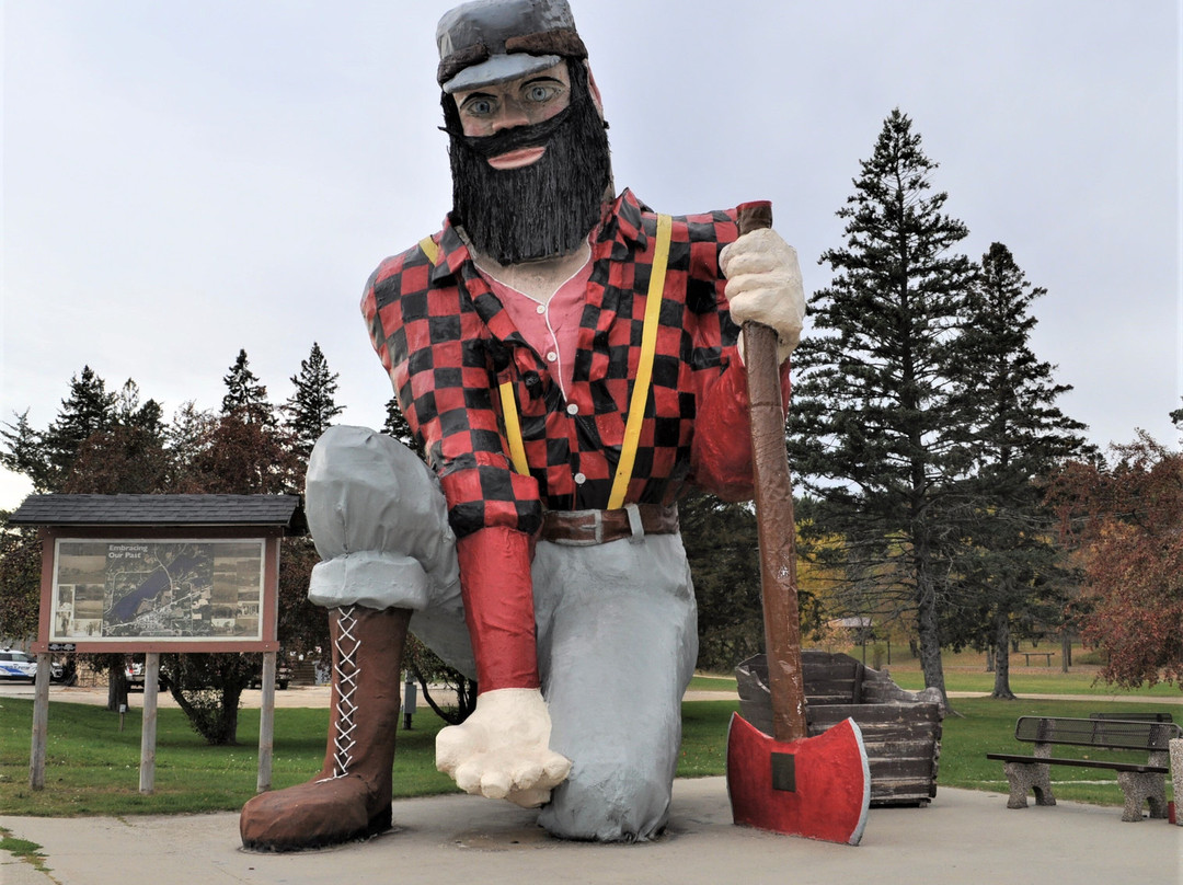 World's Largest Paul Bunyan Statue-Akeley必去景点