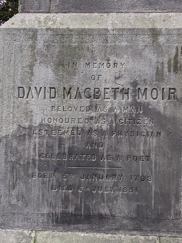 David Macbeth Moir Statue-马瑟尔堡必去景点