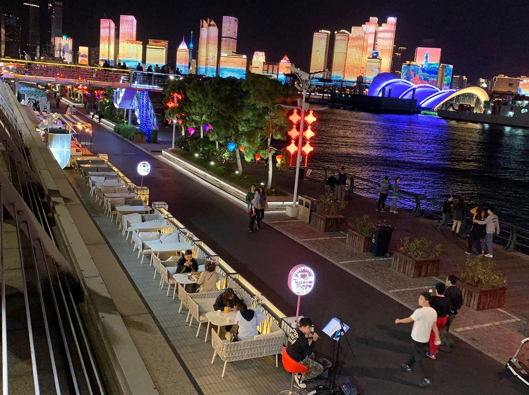 青岛情人坝酒吧街-青岛市必去景点