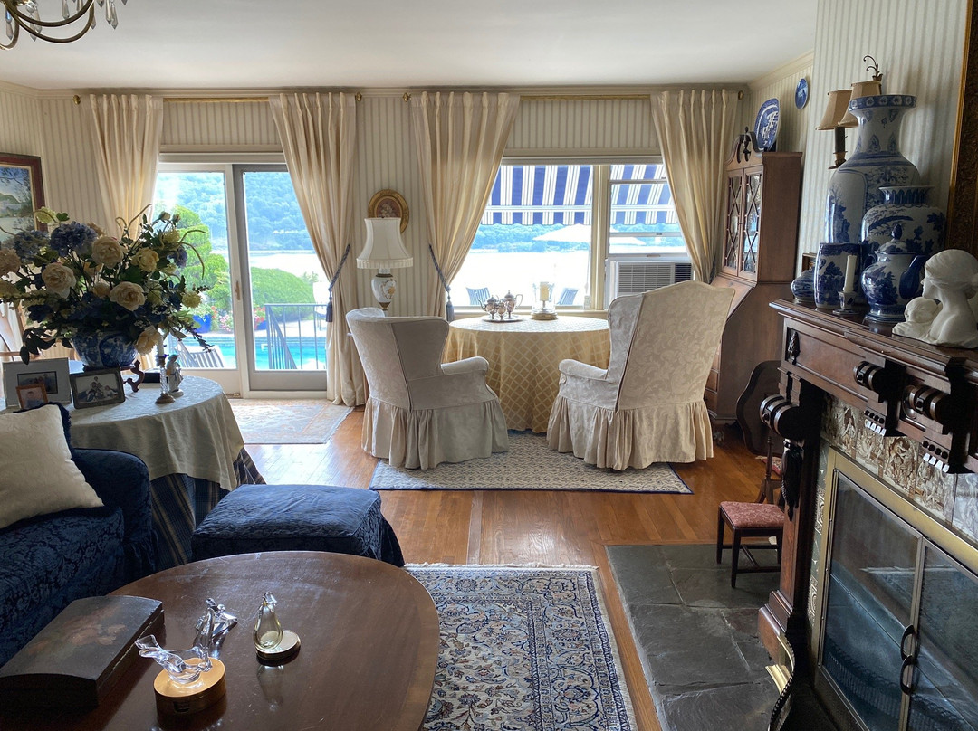 Overlook on Hudson主图