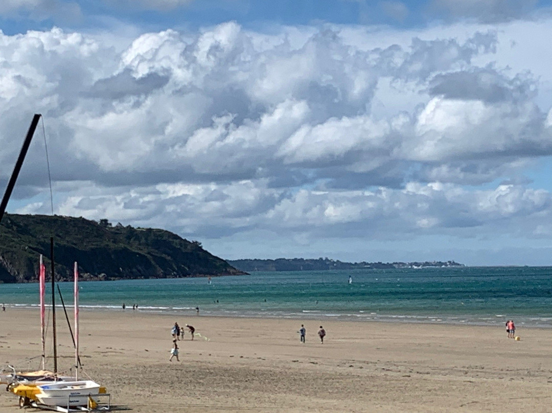 Rosaires Beach景点图片