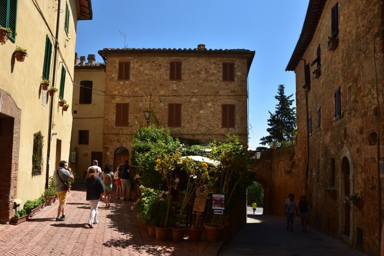 Corso il Rossellino-皮恩扎必去景点