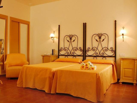 阿尔博兰奇克拉纳酒店主图