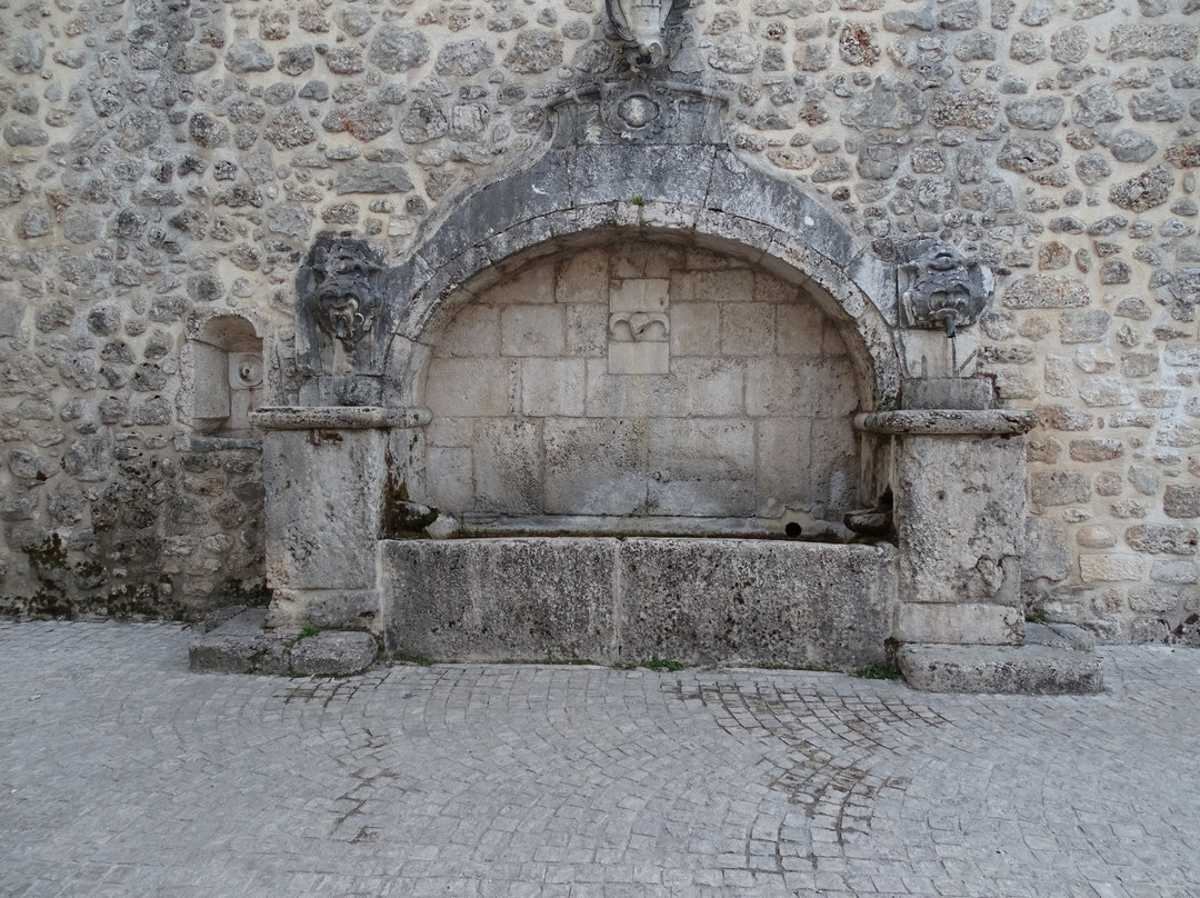Fontana del Pisciarello景点图片
