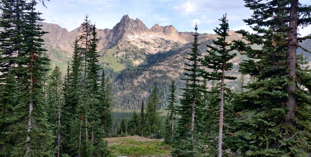 Blue Lake Trail景点图片