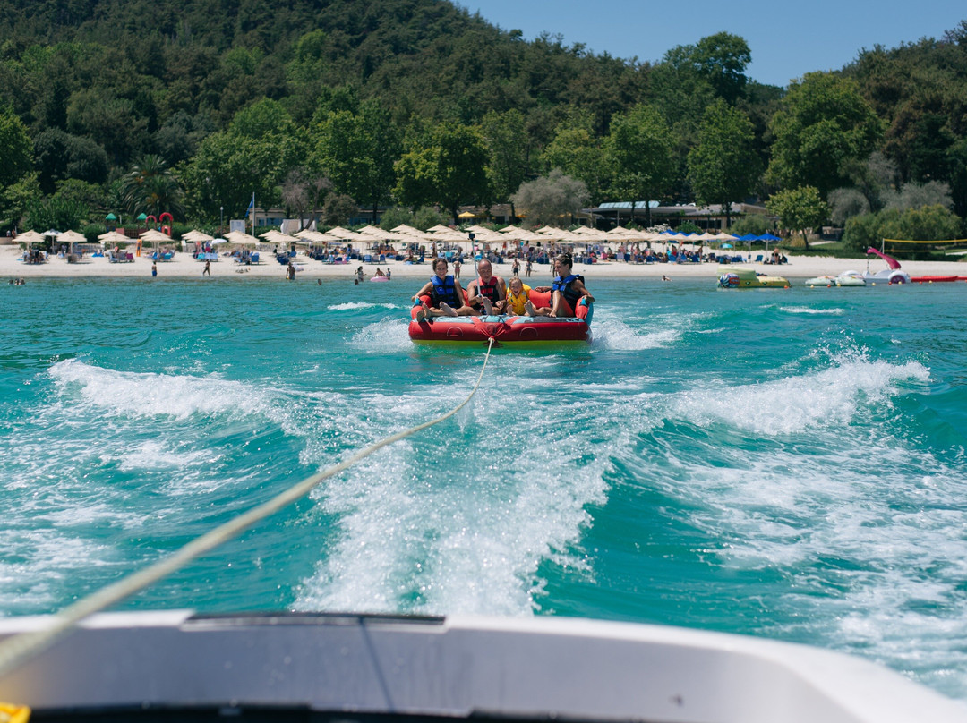 Blue Waves Watersports景点图片