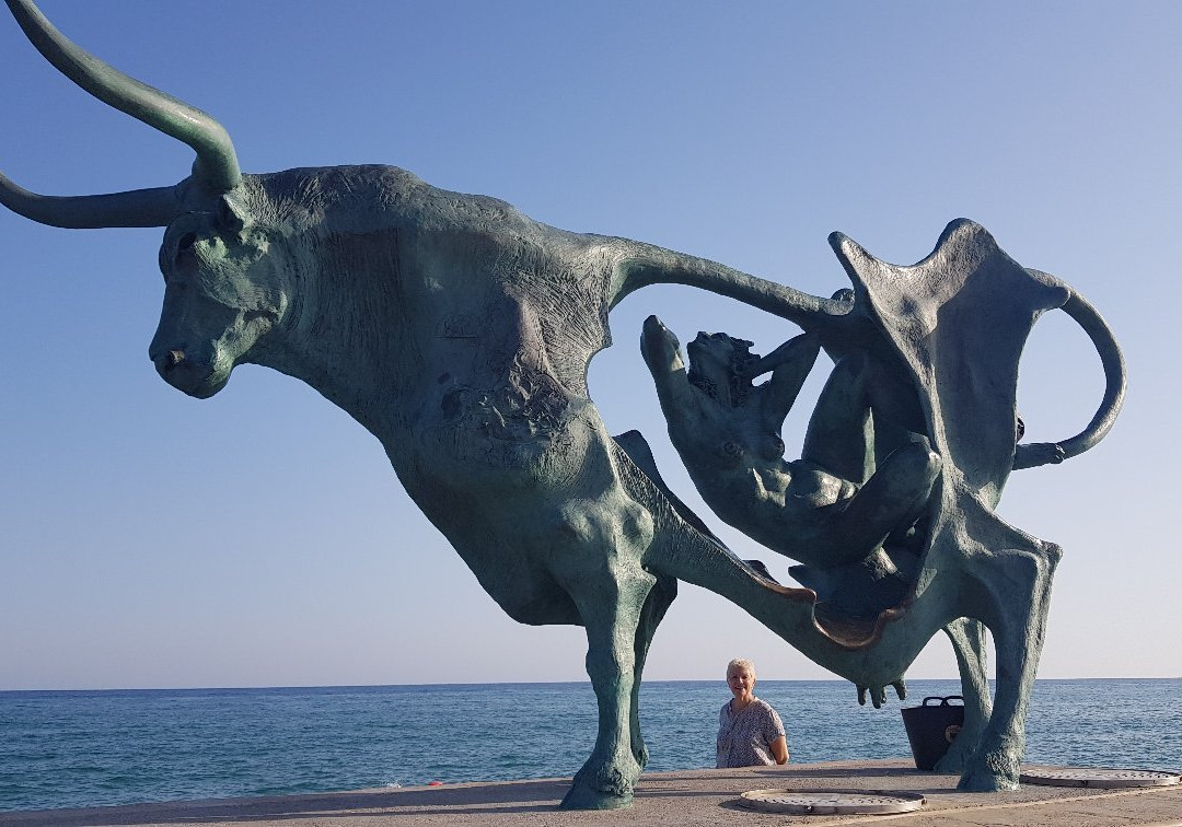 Pasífae-比利亚努埃瓦－赫尔特鲁必去景点