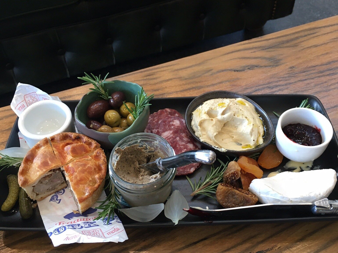 Animus Distillery & Cocktail Lounge-凯尼顿必去景点