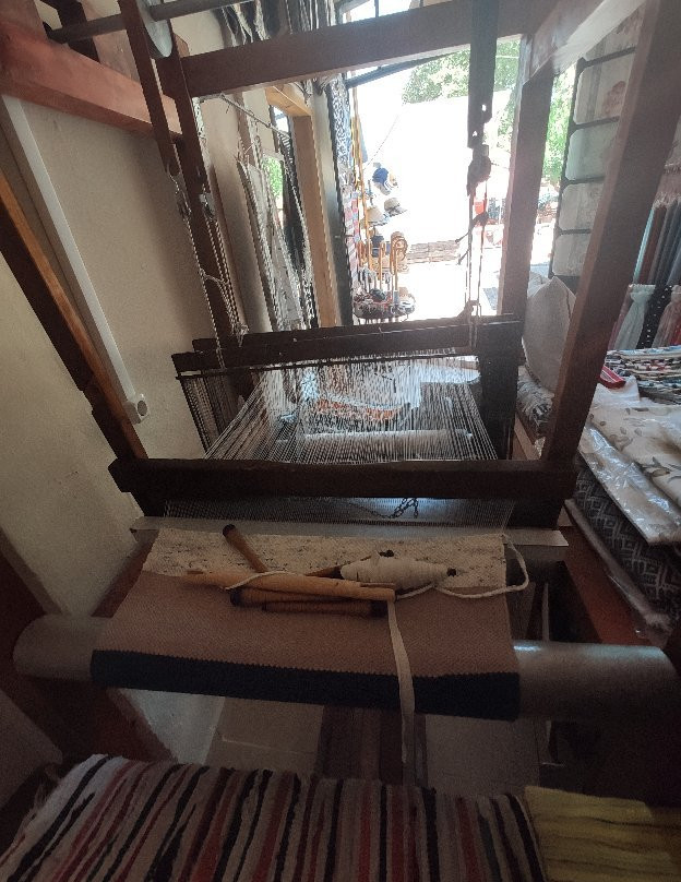 Ploumi Traditional Souvenir Shop景点图片