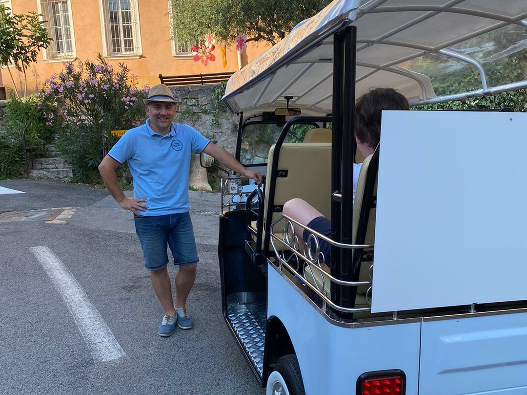 Cotignac Tour Moov83景点图片