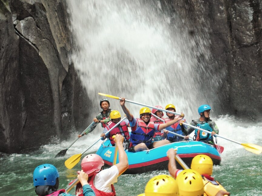 Ancol Arung Jeram-Tebing Tinggi必去景点