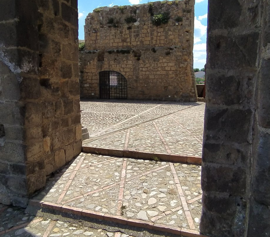 Castello e Torre Monaldeschi景点图片