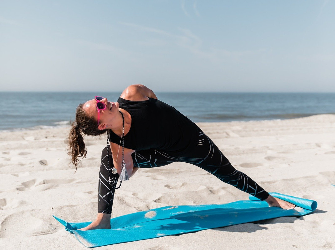 Cape May Beach Yoga景点图片