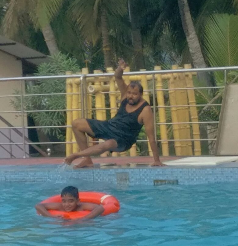 蕾根湖宫殿酒店主图