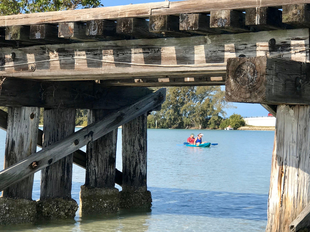 Glass Bottom Rentals-Placida必去景点