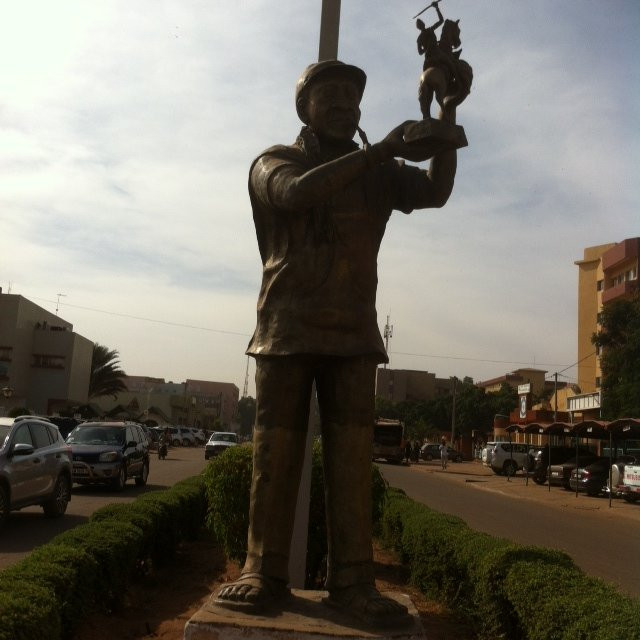 statue of Sembene Ousmane景点图片