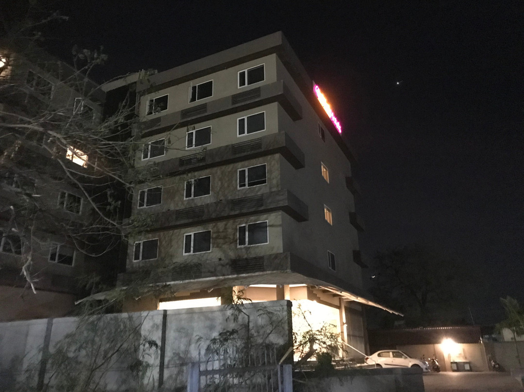 Click Hotel Junagadh主图