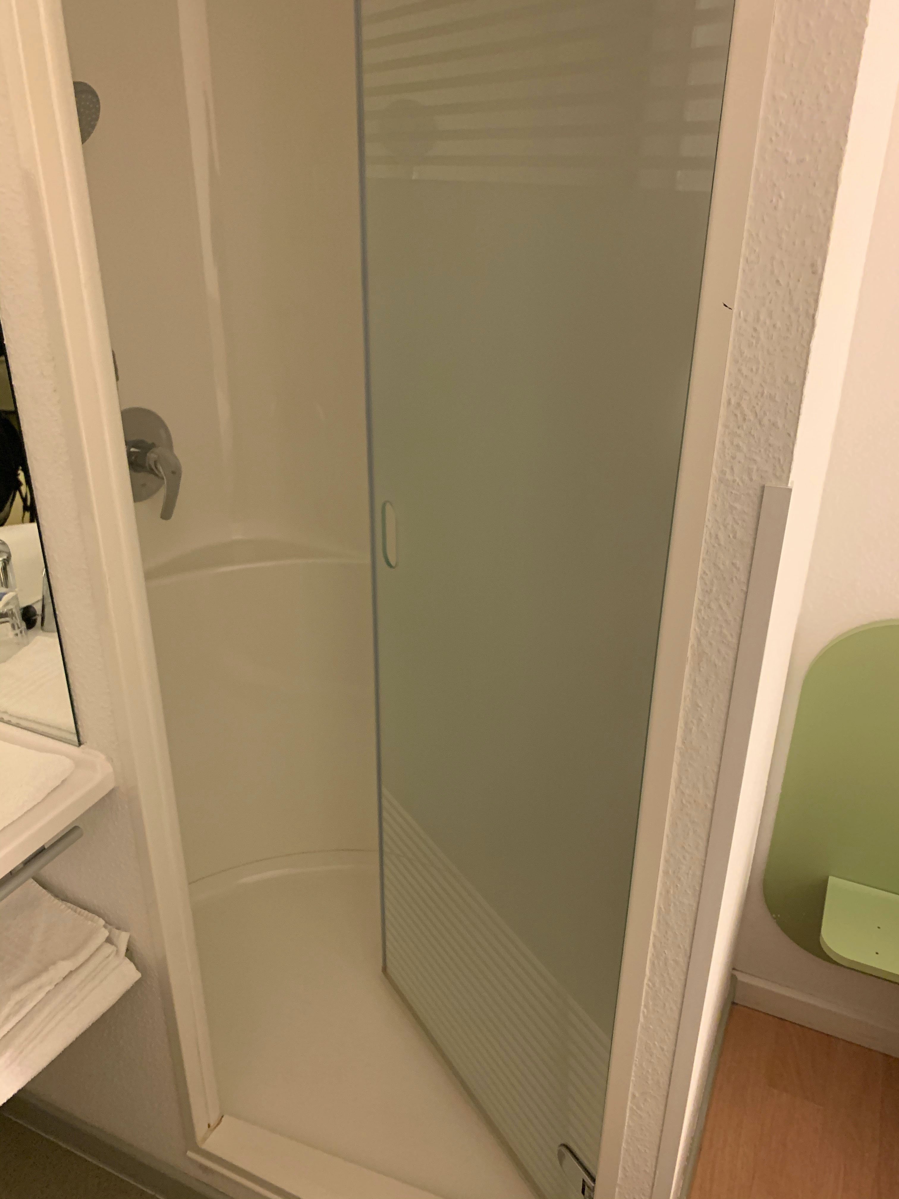 汉堡宜必思快捷库伊克博尔恩酒店-浴室