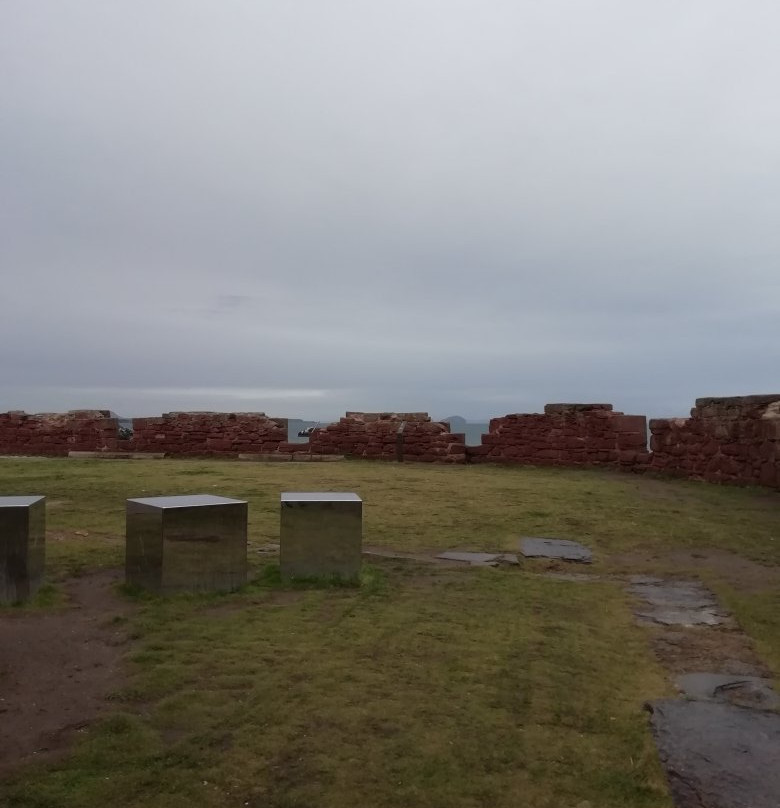 Dunbar Castle景点图片