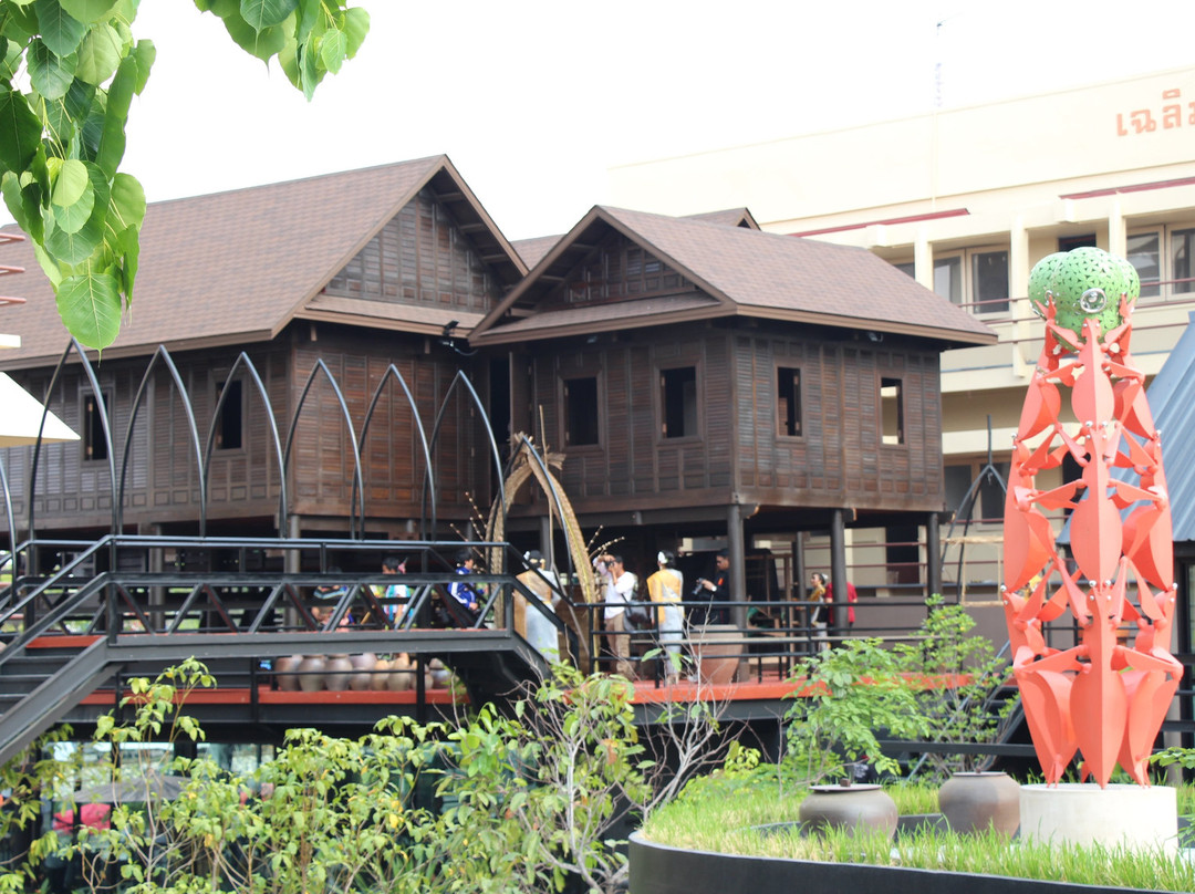 Ruen Korat, Chalerm Watthana景点图片