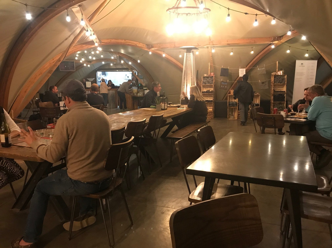 Under Canvas Zion主图