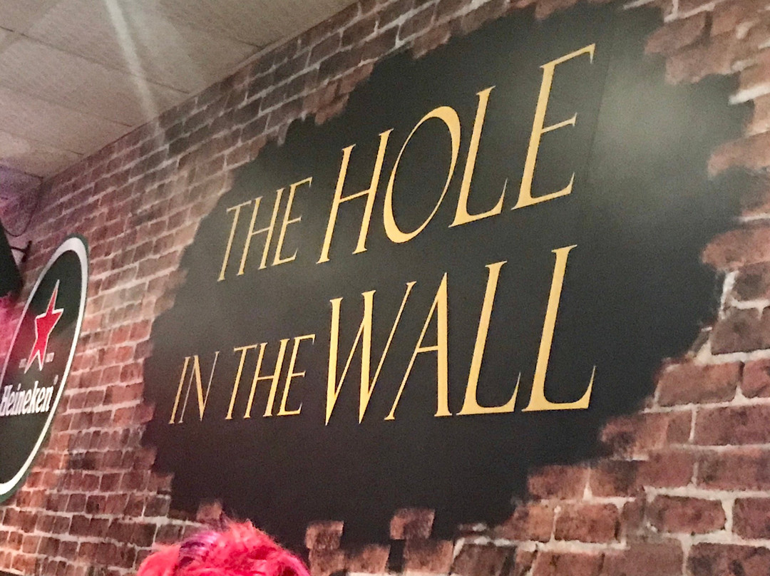 The Hole in the Wall景点图片