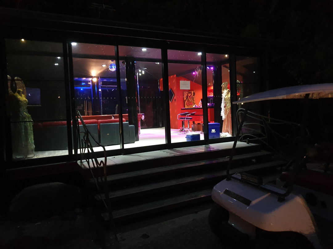 Misty Mountains Tropical Rainforest Retreat主图