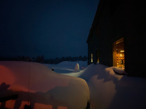 奥罗拉山旅馆主图