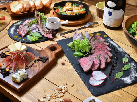 炭焼きバルONIKU