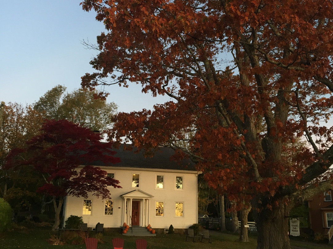 Grand Oak Manor Bed & Breakfast主图