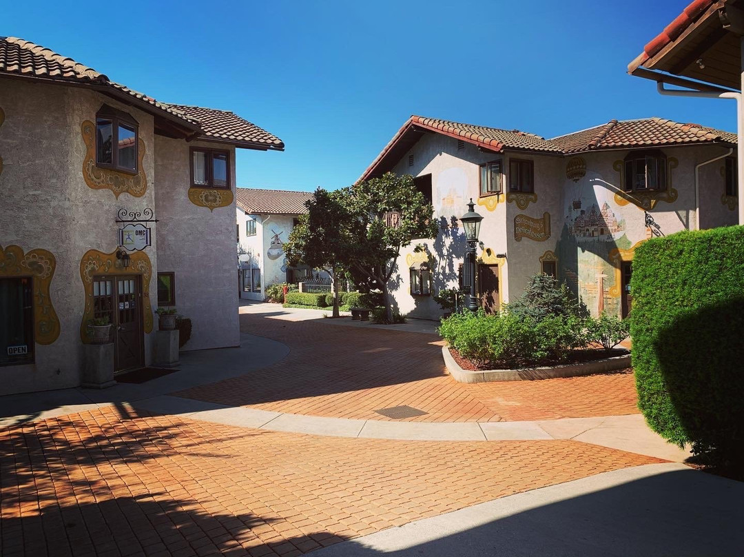 Old World Village-亨廷顿海滩必去景点