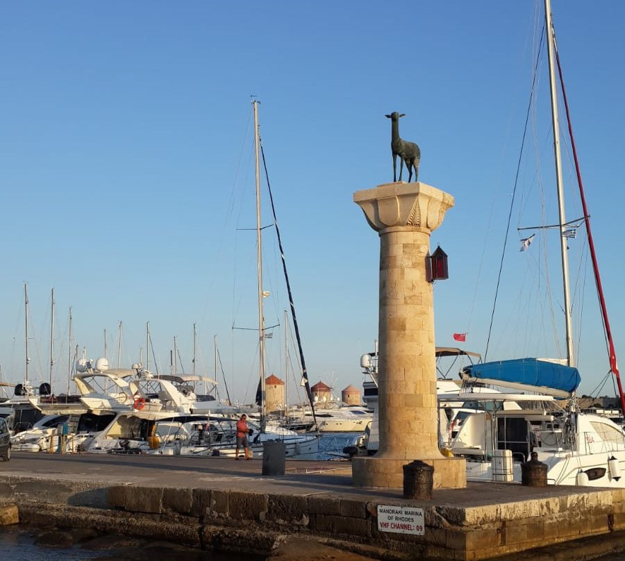 Mandraki Harbour-罗德城必去景点