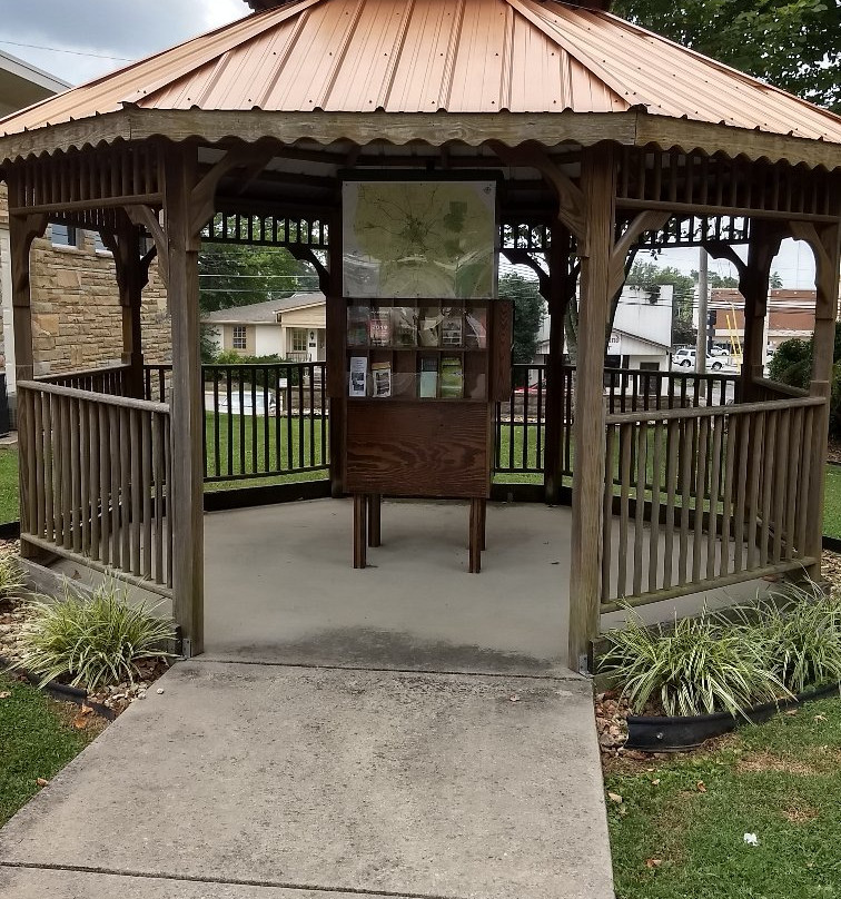Visitor Information Center/Gazebo-Crossville必去景点