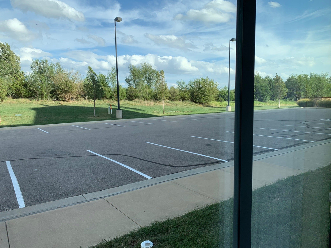 Holiday Inn Express & Suites Wichita Northeast By IHG主图