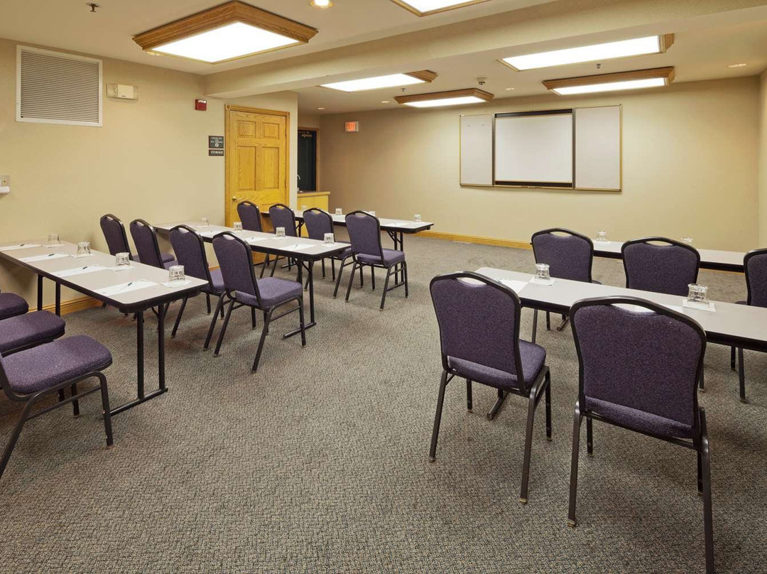 Holiday Inn Express & Suites Port Washington主图