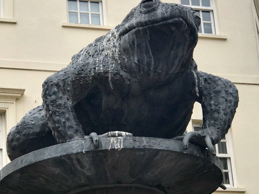 Statue of The Toad-St. Helier必去景点