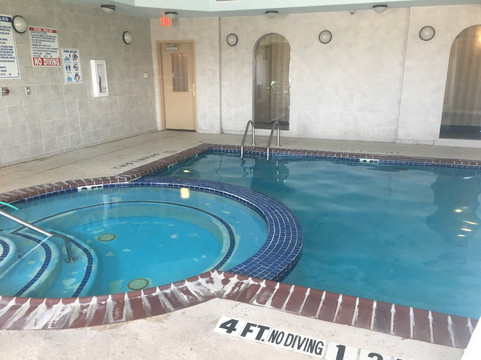 斯奈德呗盟套房酒店主图