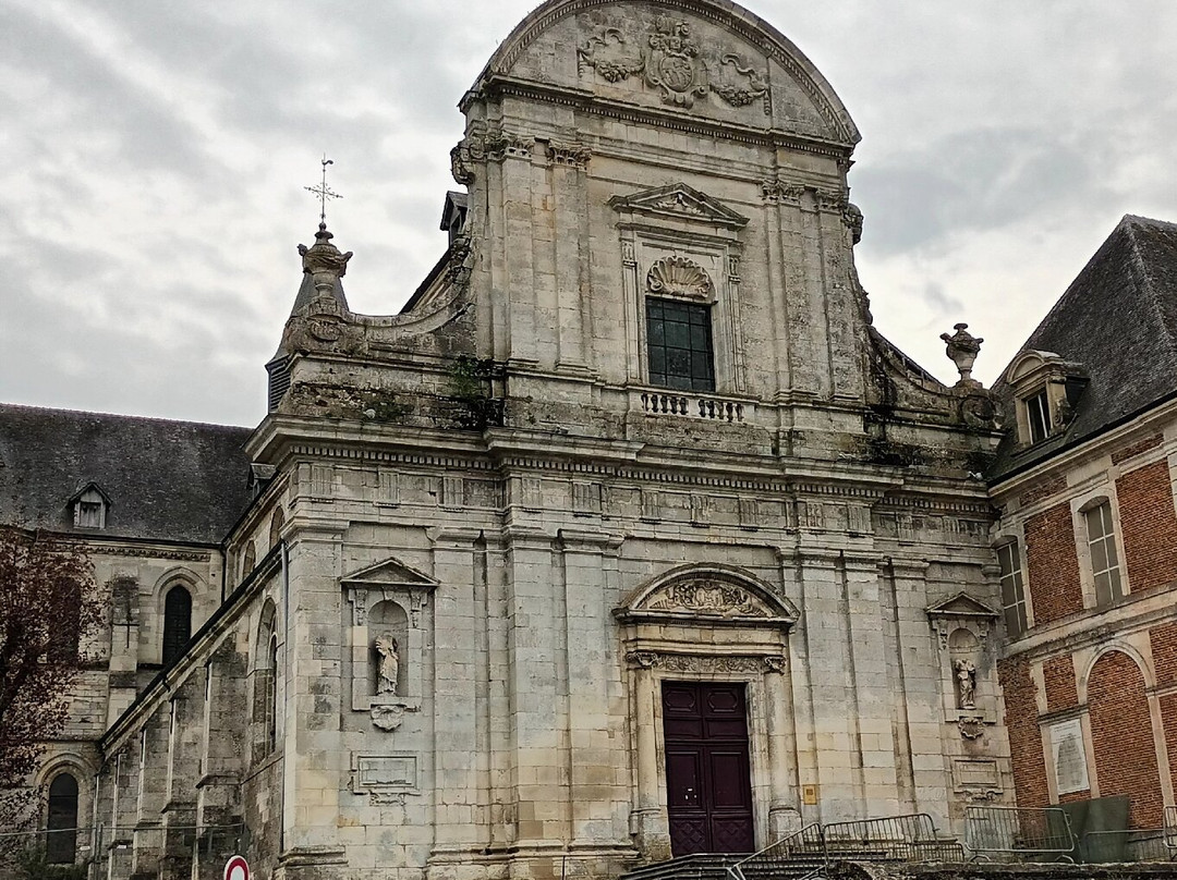 Abbaye De Saint-michel-en-thiérache景点图片